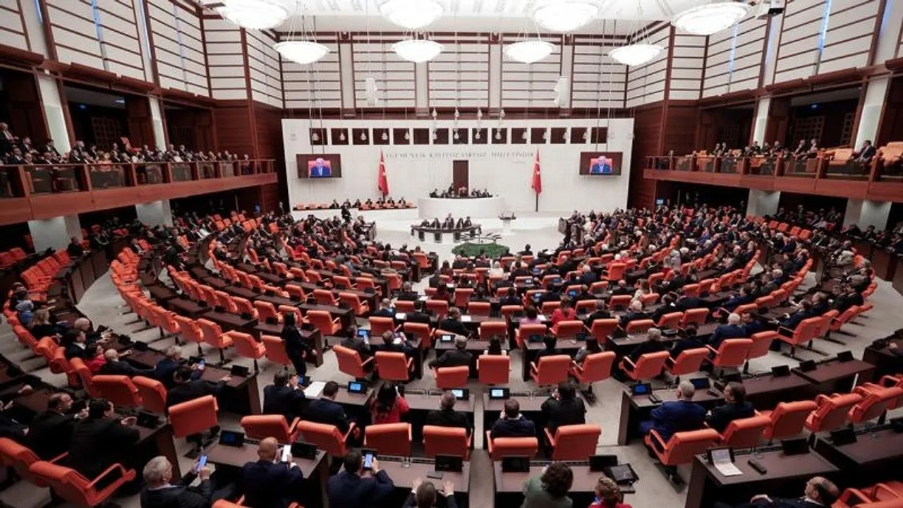 Meclis'te 15 Temmuz Mesaisi: Anma Törenleri ve Yoğun Gündem
