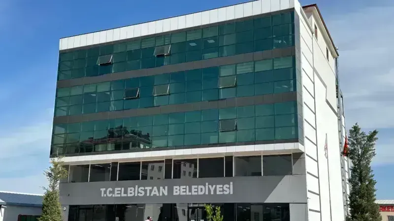 Elbistan Belediyesi'nden Yerinde Dönüşüm Mesaisi: Ruhsat Birimleri 21.00'e Kadar Açık Olacak